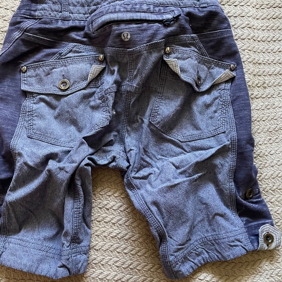 Lululemon Bike Shorts size 4 - Picture 2 of 3